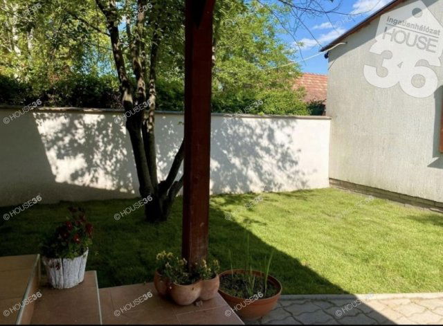 Eladó családi ház, Szabadszálláson 59.9 M Ft, 4 szobás