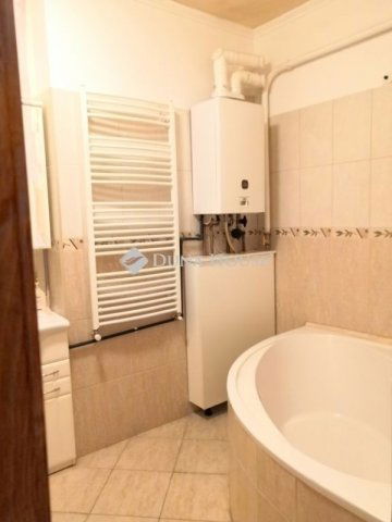 Eladó téglalakás, Budapesten, VI. kerületben 128.9 M Ft