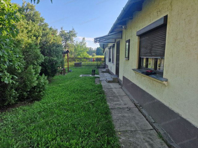 Eladó családi ház, Jászágón 20 M Ft, 2 szobás
