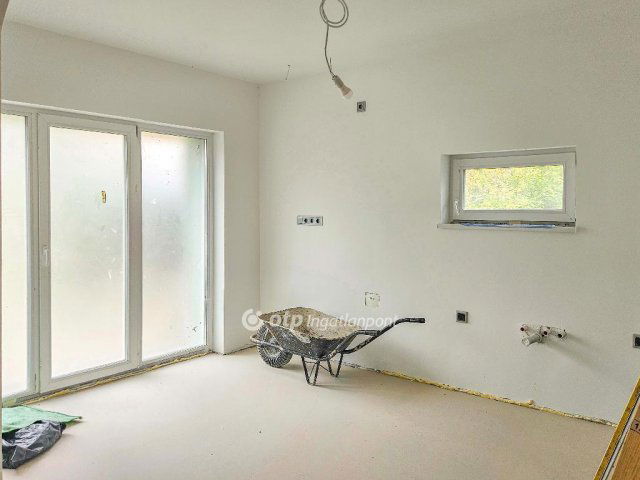 Eladó családi ház, Székesfehérvárott 179 M Ft, 10 szobás