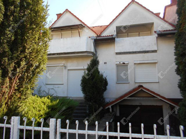 Eladó nyaraló, Hévízen 290 M Ft, 8 szobás