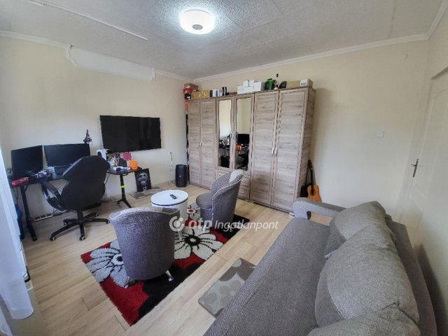 Eladó családi ház, Hatvanban 85 M Ft, 4 szobás