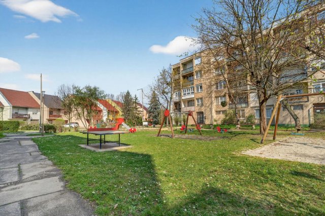 Kiadó panellakás, albérlet, Tatabányán 160 E Ft / hó, 2 szobás