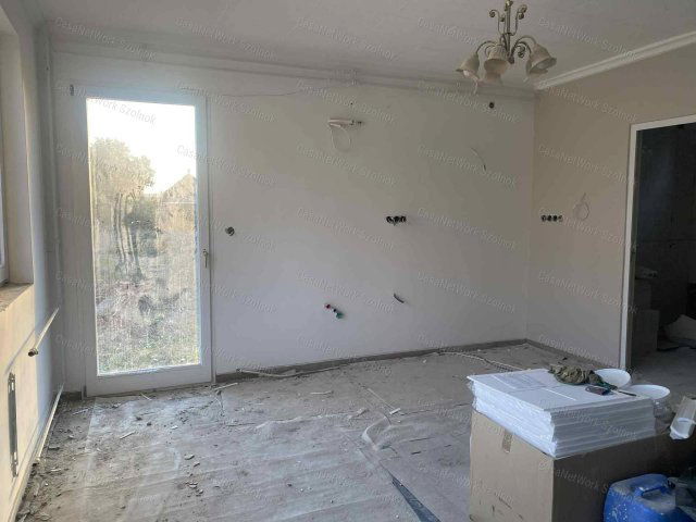 Eladó családi ház, Újszászon 45 M Ft, 5 szobás