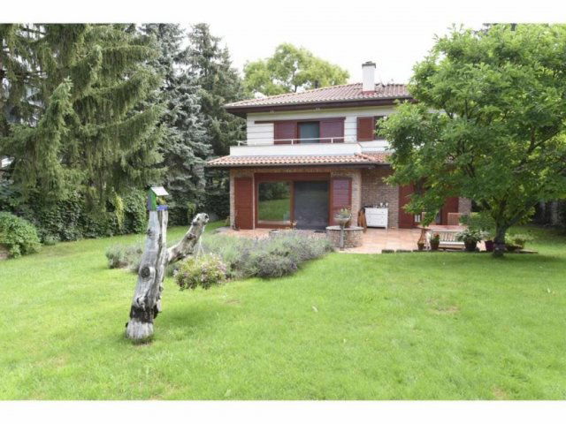 Kiadó családi ház, albérlet, II. kerületben, József Attila útján