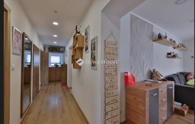 Eladó családi ház, Pécsett 94.9 M Ft, 3 szobás