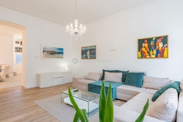 Eladó téglalakás, Budapesten, VI. kerületben 145 M Ft, 3 szobás