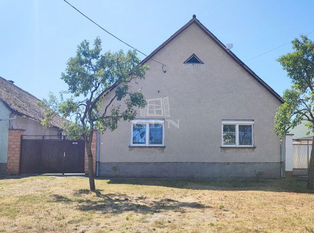 Eladó családi ház, Sükösdön 40 M Ft, 3 szobás
