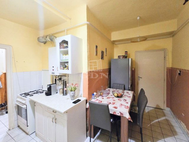 Eladó téglalakás, Marcaliban 23.5 M Ft, 2 szobás