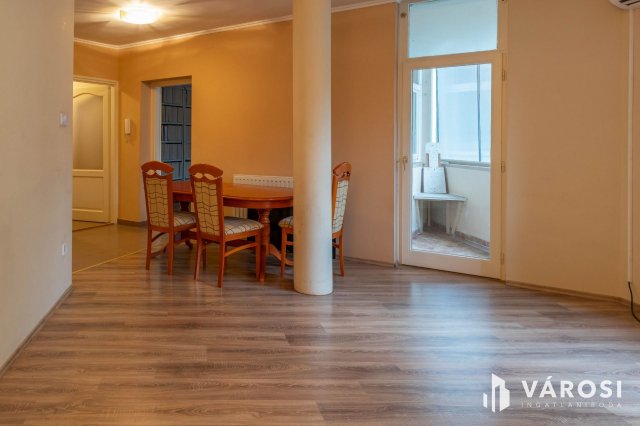 Eladó téglalakás, Orosházán 37 M Ft, 3 szobás