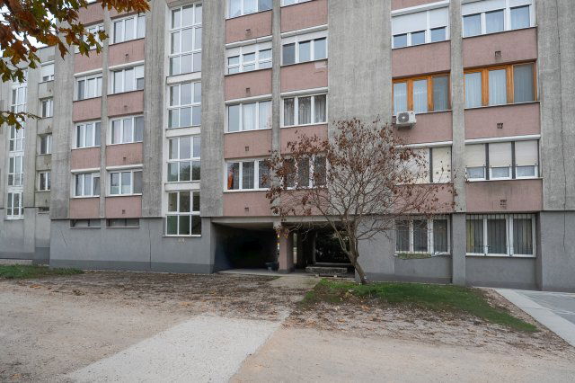 Eladó téglalakás, Tatán 44.99 M Ft, 2 szobás