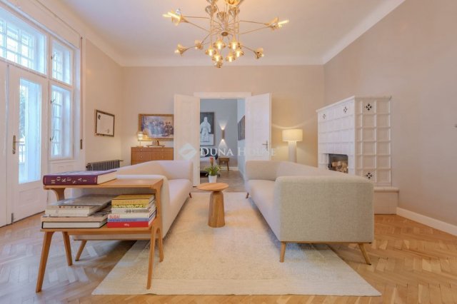 Eladó téglalakás, VI. kerületben, Székely Bertalan utcában