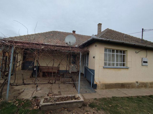 Eladó családi ház, Prügyön 15.39 M Ft, 2 szobás