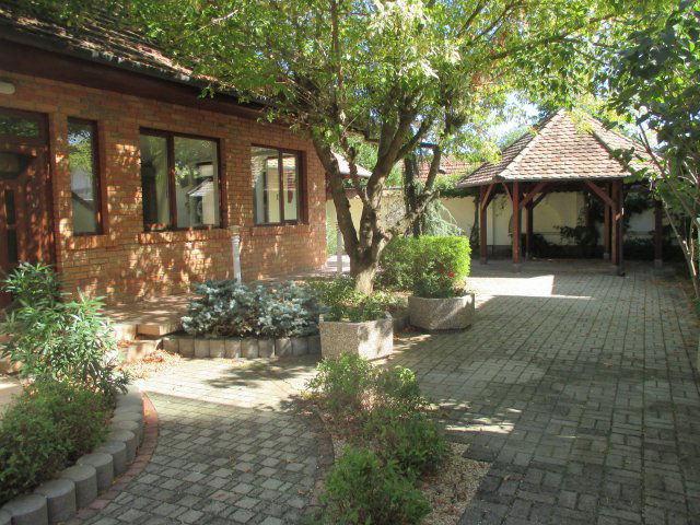 Eladó hotel, Gyulán 175 M Ft, 90 szobás / költözzbe.hu