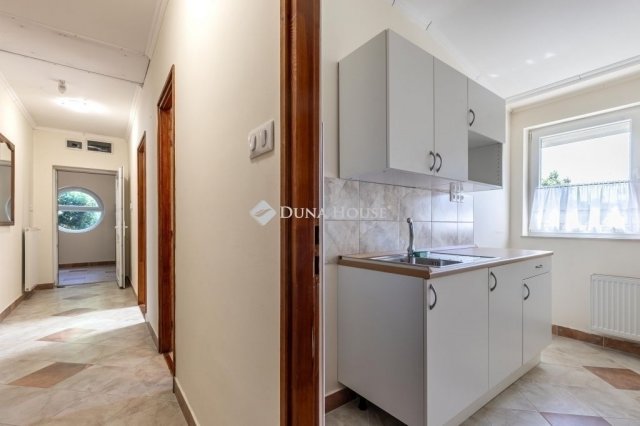 Eladó családi ház, Budapesten, XVI. kerületben 220 M Ft