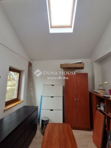 Eladó családi ház, Budapesten, III. kerületben 269.99 M Ft