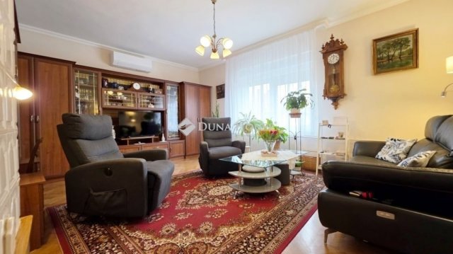 Eladó családi ház, Szombathelyen 96 M Ft, 6 szobás