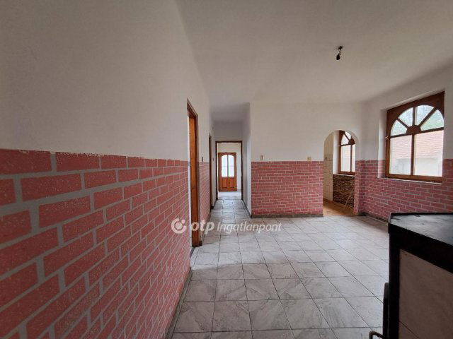 Eladó családi ház, Kisújszálláson 21.5 M Ft, 2+2 szobás