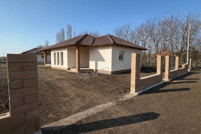 Eladó családi ház, Kiskunlacházán 86.9 M Ft, 4 szobás