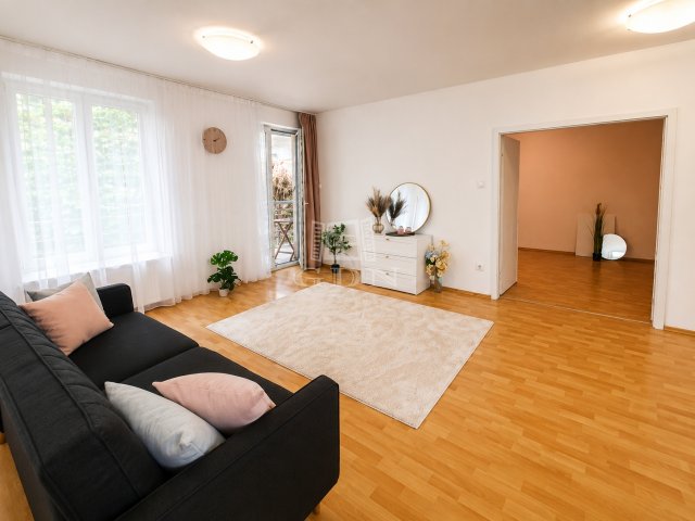 Eladó téglalakás, Budapesten, VI. kerületben 99.9 M Ft, 2 szobás