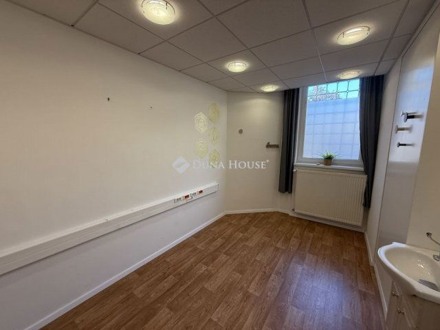 Eladó üzlethelyiség, Kecskeméten 70 M Ft / költözzbe.hu