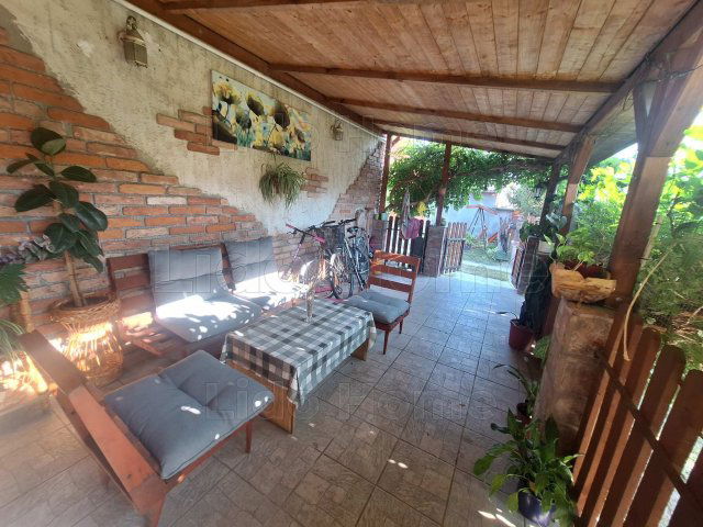 Eladó családi ház, Kadarkúton 30.9 M Ft, 4+1 szobás