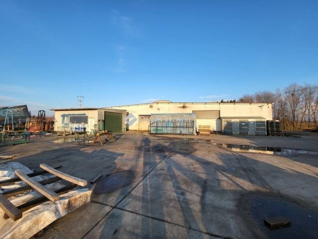 Eladó ipari ingatlan, Nyergesújfaluban 199.99 M Ft