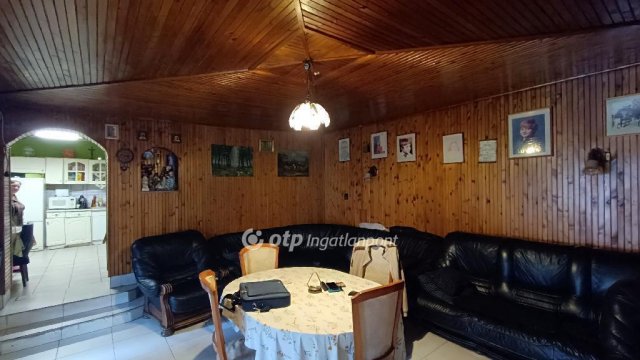 Eladó családi ház, Lőrinciben 42.9 M Ft, 4 szobás
