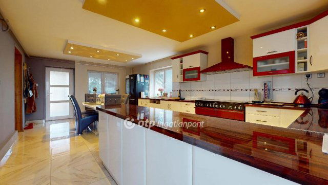 Eladó családi ház, Alsóvadászon 32.5 M Ft, 5+1 szobás