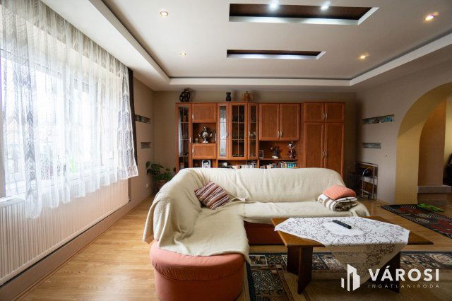 Eladó családi ház, Dunaszegen 74.9 M Ft, 4 szobás