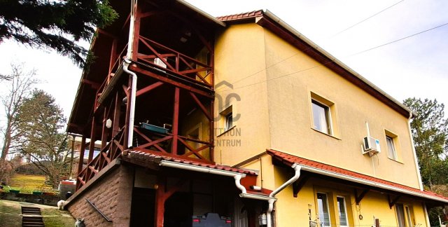 Eladó családi ház, Törökbálinton 184.9 M Ft, 9 szobás