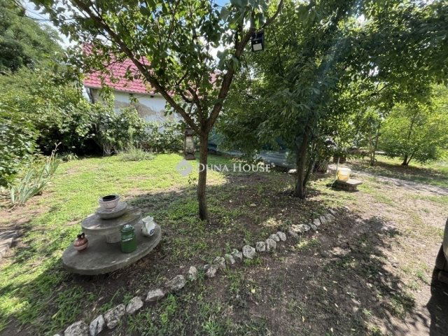 Eladó családi ház, Cecén 23.5 M Ft, 3 szobás