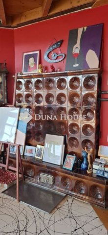 Eladó családi ház, Pécsett 115 M Ft, 4+1 szobás