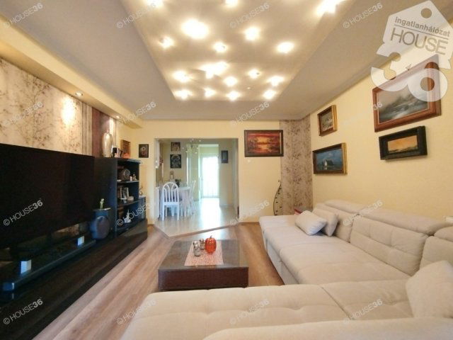 Eladó panellakás, Kecskeméten 79.9 M Ft, 3 szobás