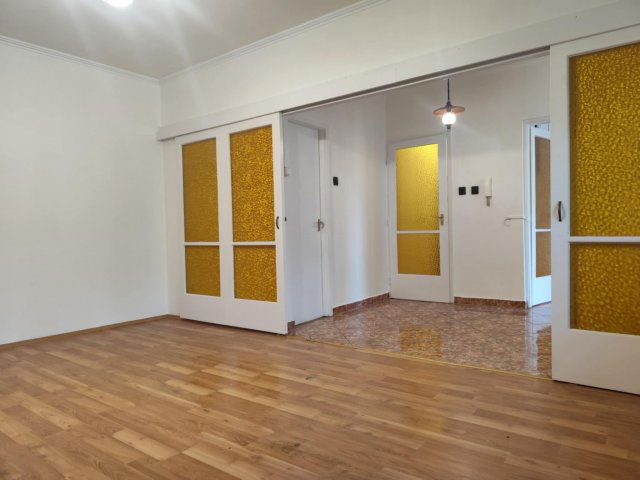 Eladó panellakás, Keszthelyen 37.9 M Ft, 2 szobás