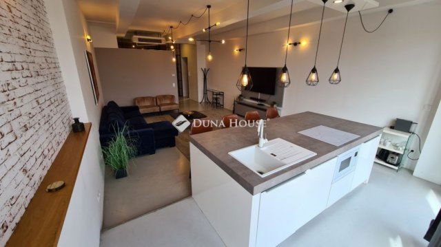 Eladó téglalakás, Budapesten, V. kerületben 168 M Ft, 2 szobás