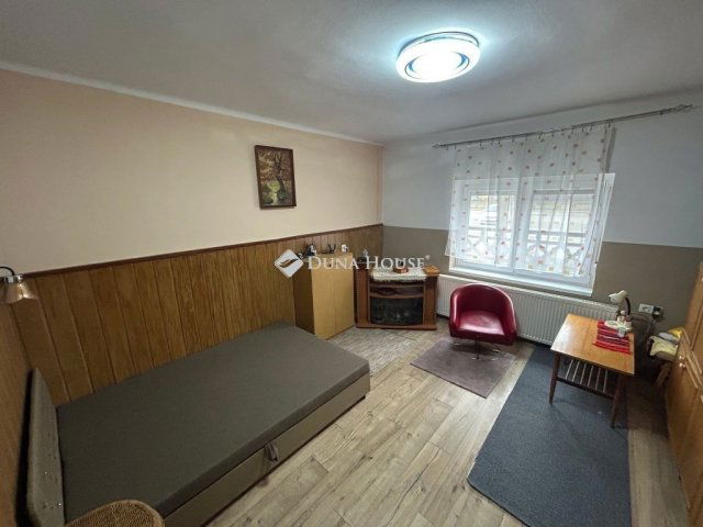 Eladó családi ház, Ócsán 92 M Ft, 6 szobás