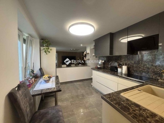 Eladó családi ház, Pellérden 159 M Ft, 4 szobás