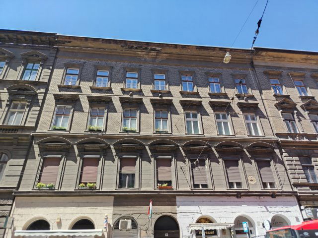 Eladó téglalakás, Budapesten, VI. kerületben 59.9 M Ft, 2 szobás