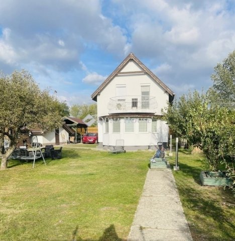 Eladó családi ház, Délegyházán 93 M Ft, 4 szobás