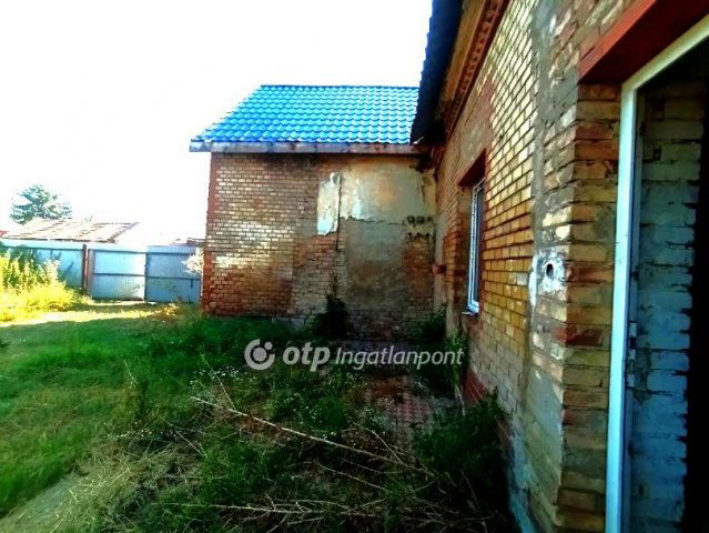 Eladó családi ház, Csányon 9.9 M Ft, 6 szobás