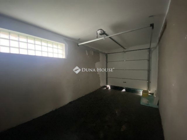 Eladó családi ház, Dabason 89.9 M Ft, 4 szobás