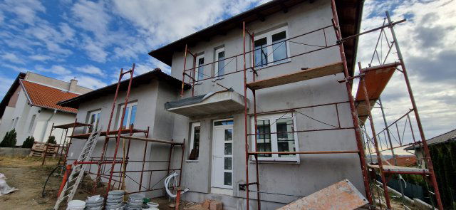 Eladó ikerház, Mogyoródon 137.5 M Ft, 5 szobás