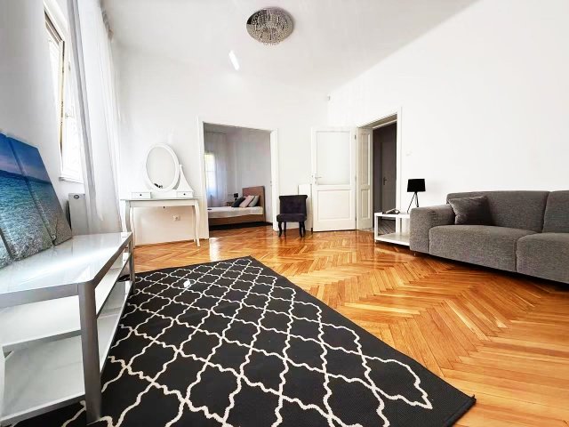 Eladó téglalakás, Budapesten, VI. kerületben, Délibáb utcában