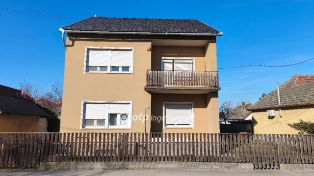 Eladó családi ház, Dunavecsén 89 M Ft, 5 szobás