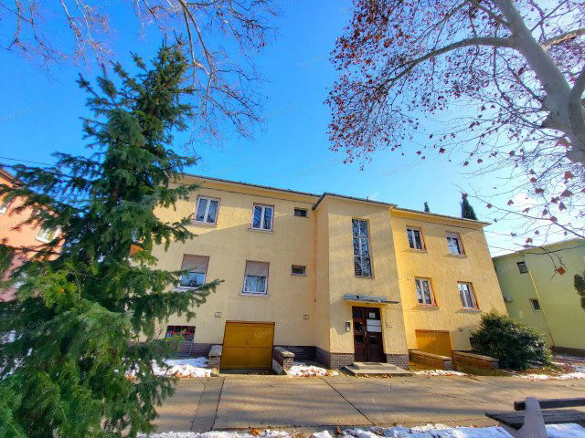 Eladó téglalakás, Győrött 68.9 M Ft, 3 szobás