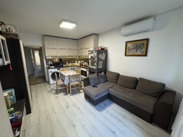 Eladó panellakás, Szekszárdon, Csatári utcában 44 M Ft