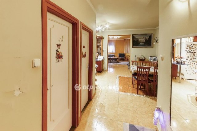 Eladó családi ház, Kecskeméten 68.9 M Ft, 4 szobás