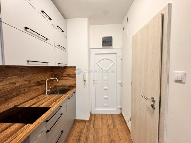 Eladó téglalakás, Zalaegerszegen 25.5 M Ft, 1 szobás