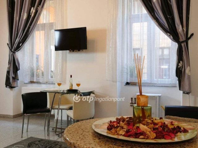 Eladó téglalakás, Budapesten, VII. kerületben 199 M Ft, 5 szobás